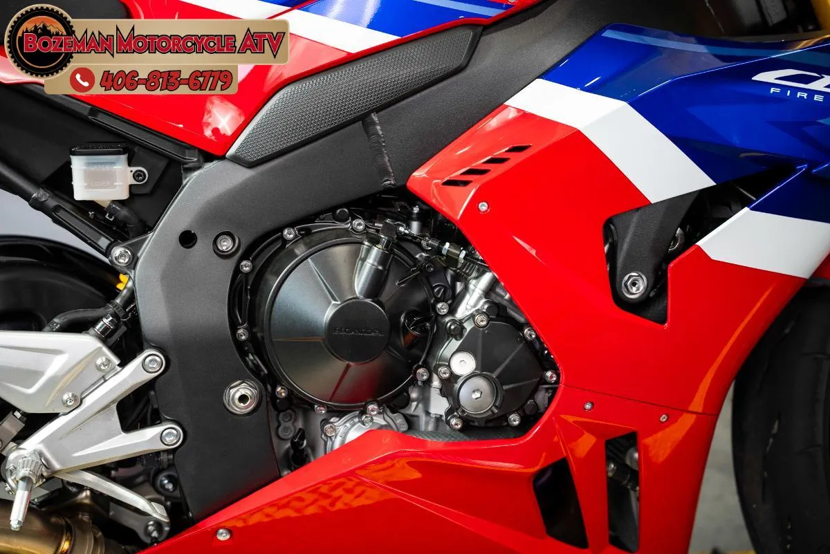 2025 HONDA CBR1000RR-R FIREBLADE SP