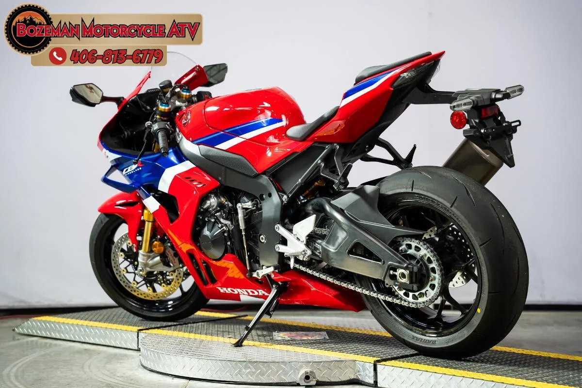 2025 HONDA CBR1000RR-R FIREBLADE SP