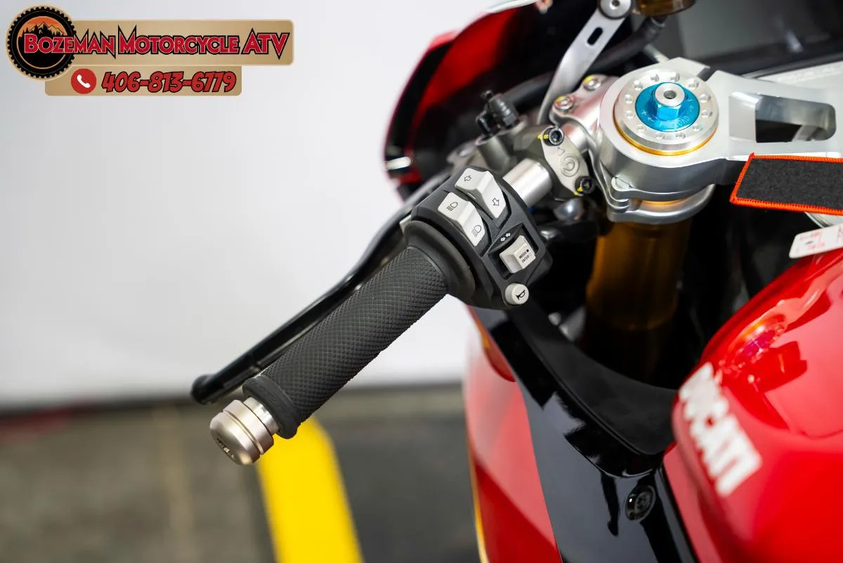 2023 DUCATI PANIGALE V2